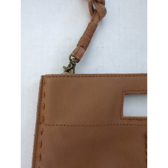 The Sak Teak Vachetta Leather Linden Crossbody Shoulder Handbag 9 x 12 x 1.5 - Picture 2 of 8